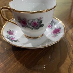 Vintage Saucer’s And Cup 