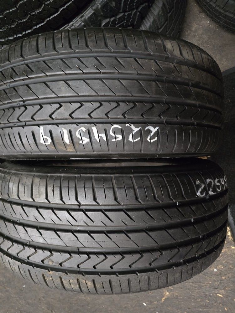 2 Tires 225.45.19 Lexani 99 % Tread Dot 3324