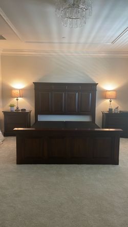 Eastern King frame with storage