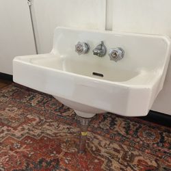 Vintage Bathroom Sink. Standard