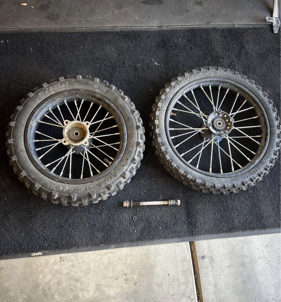 Dirtbike tires