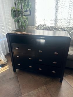 *FREE* Dark brown wood chest of drawers
