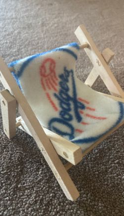Mini dodgers chair