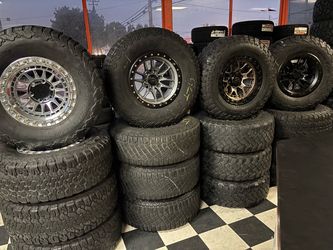 Bendo un set de Rines nuevos con llantas usadas para Toyota Tacoma Chevy Silverado