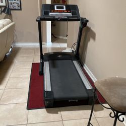 Quick Sale!!! Must Go !!! NordicTrack Elite Treadmill 