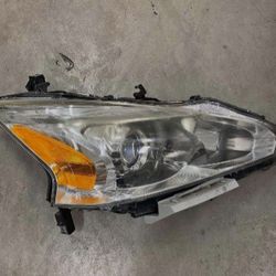 2014 Nissan Altima Passenger Headlight 