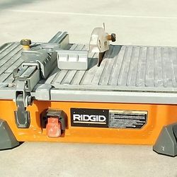 Rigid 7" Table Top Wet Tile Saw