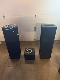 Pair of Vandersteen 1c speakers + center channel with stands