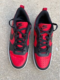 Youth’s sneakers. Excellent condition. Size 7Y.
