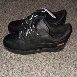 Nike Air Force 1 Low Supreme Black