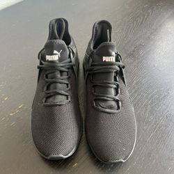 Running/Walking Shoes 