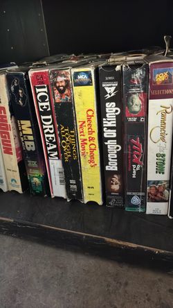 Lot of 10+ VHS Tapes Mixed Movies
