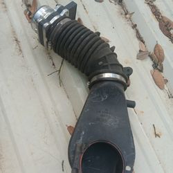 Air intake assembly
(For 1(contact info removed) Chevrolet S10 pickup with a 4.3L V6 engine.)