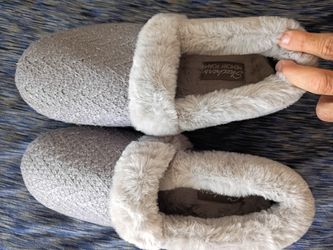 Sketchers lounge shoes