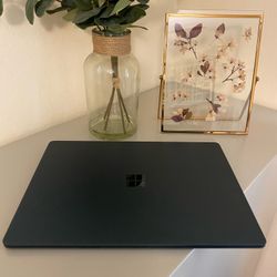 Microsoft Surface Laptop 2 Touch Screen Hyperthreaded 8th Gen i5