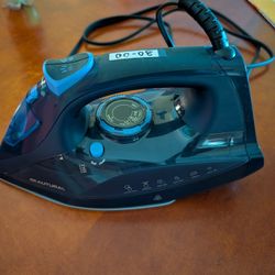 Be Auturale Steam Iron