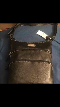 •CROSS BODY BLACK PURSE