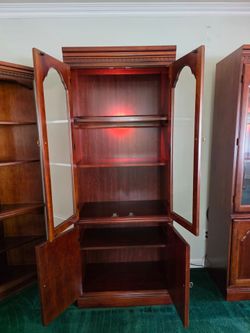 ✨ Lighted Curio / Collectibles Display Cabinet – Beautiful Wood Finish ✨