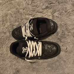 Louis Vuitton Trainer Sneaker Black Size 12