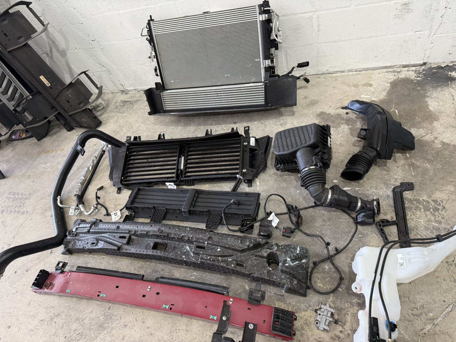 2026 CHEVY EQUINOX RS RADIATOR ,CONDENSER,AIR SHUTTER AND FRONT END PARTS OEM