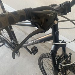 Giant Mountain Bike 27.5 M