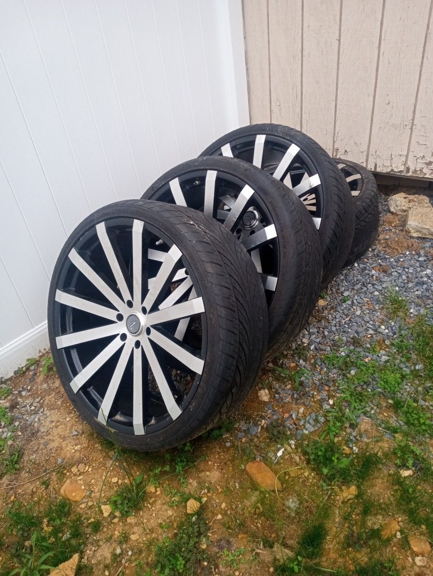 26" Volocity Rim Good Condition 6x139 Tires 80 % Hold Air All 4 Rims