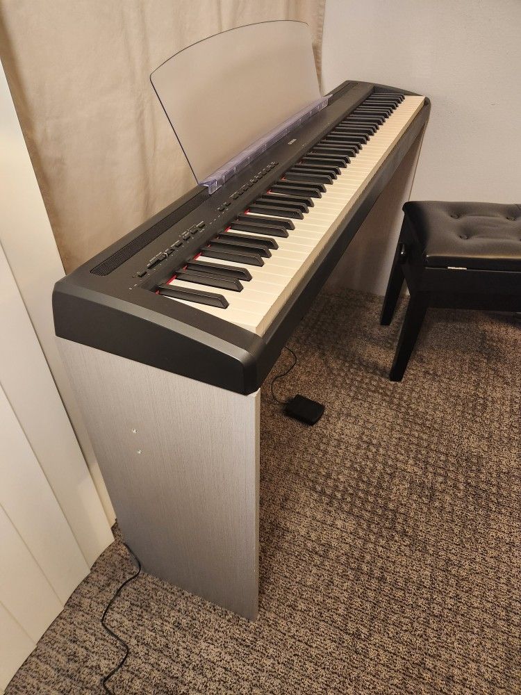 Yamaha P-95