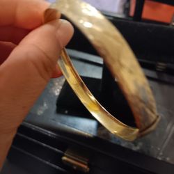 14k Gold Con Estrellas 10.5g Oro Solido.