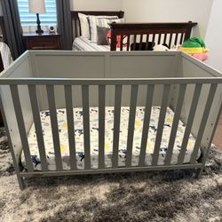 Like New Graco Theo 3-in-1 Convertible Crib
