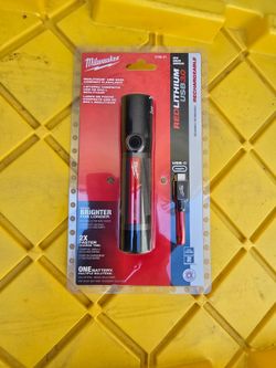Milwaukee 800 Lumens LED USB Rechargeable Fixed Focus Flashlight