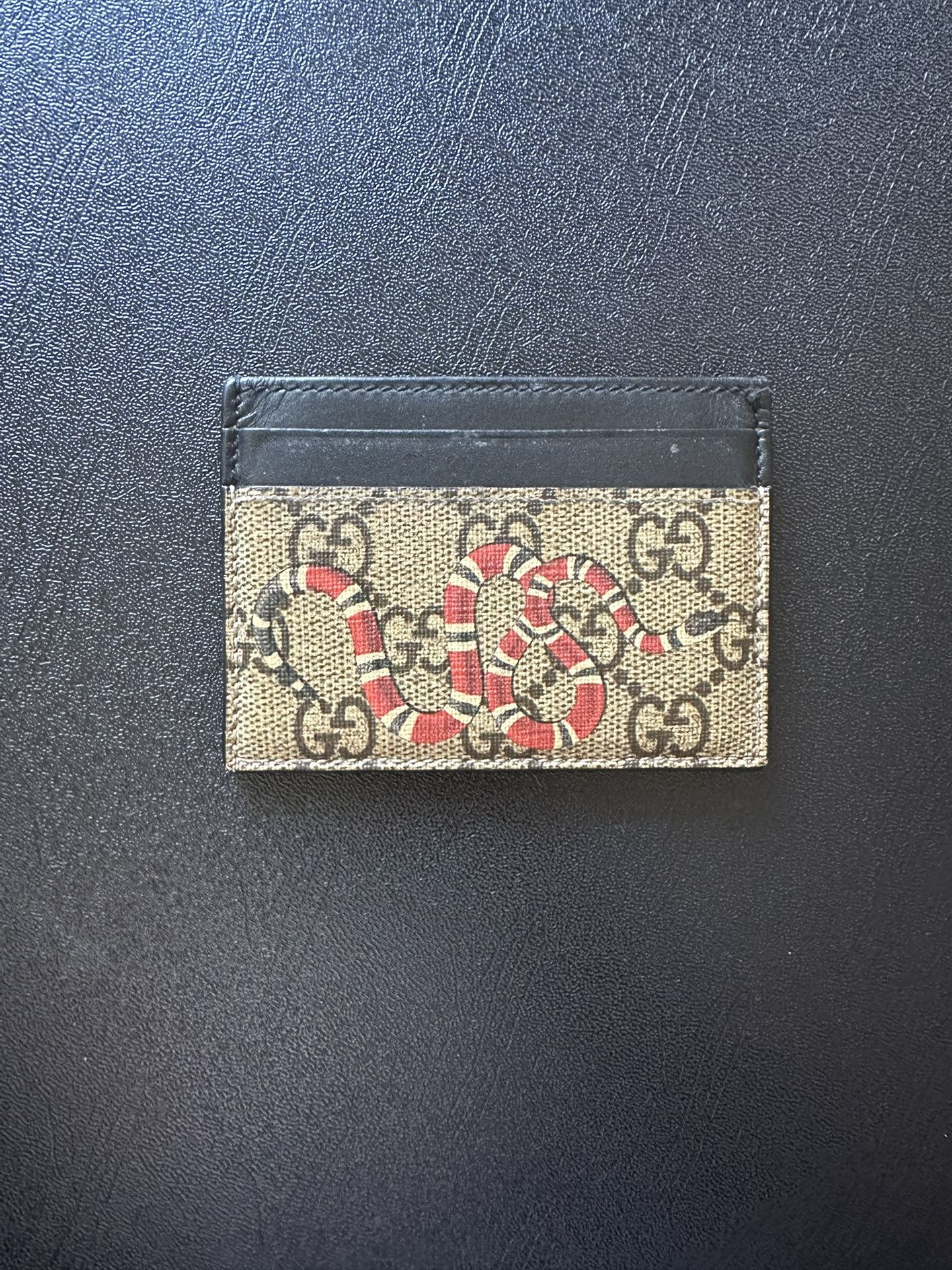 Gucci Men’s GG Supreme Wallet Card Holder