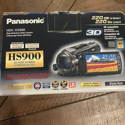 Video Camera Panasonic HDC-HS900