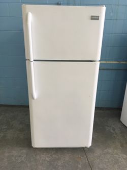 Frigidaire 18 cubic foot refrigerator