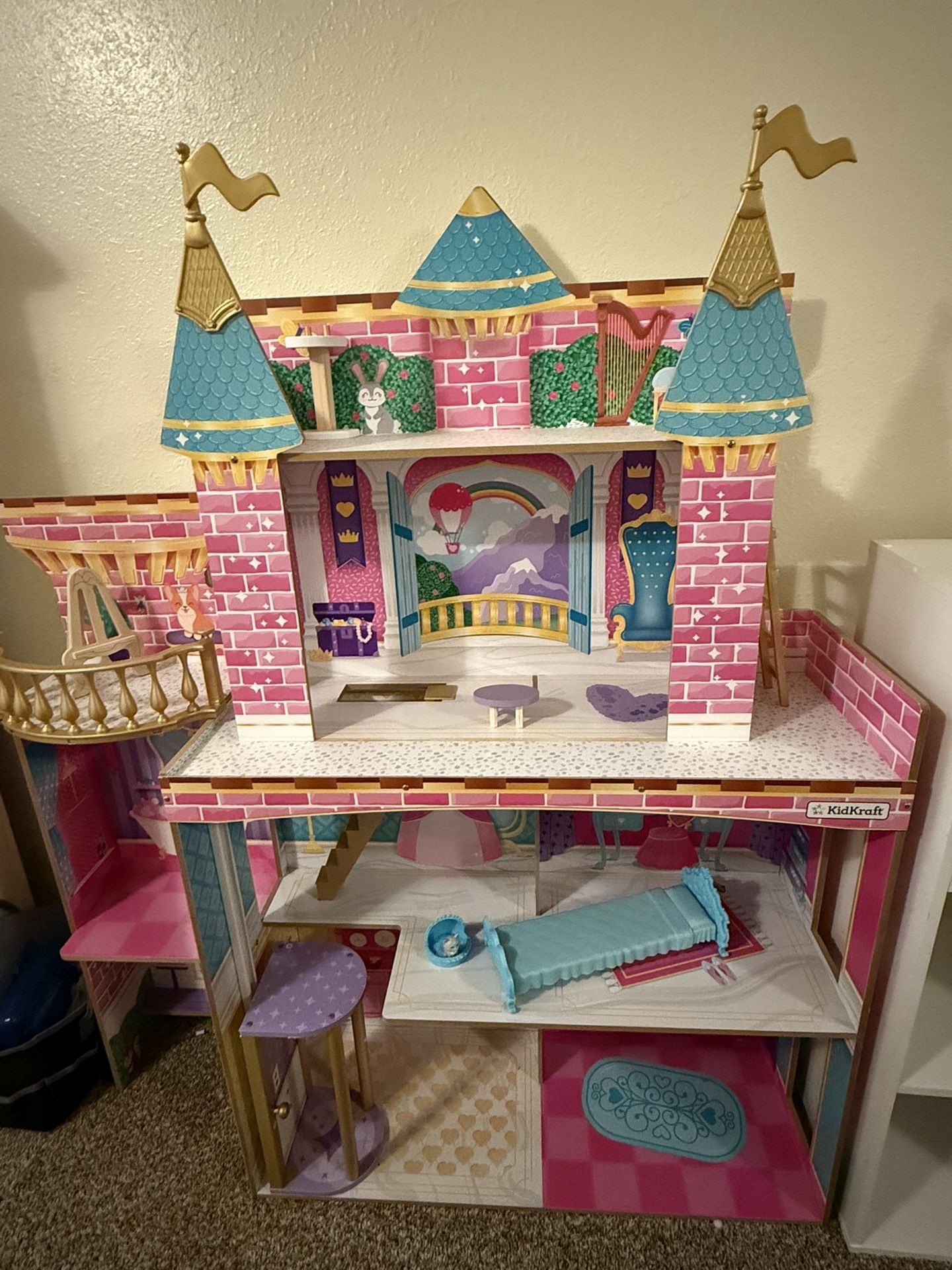 Free! Large Doll House