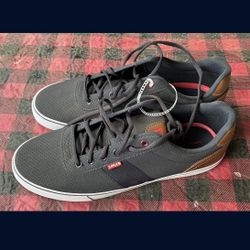 Levis Shoes / Size 13