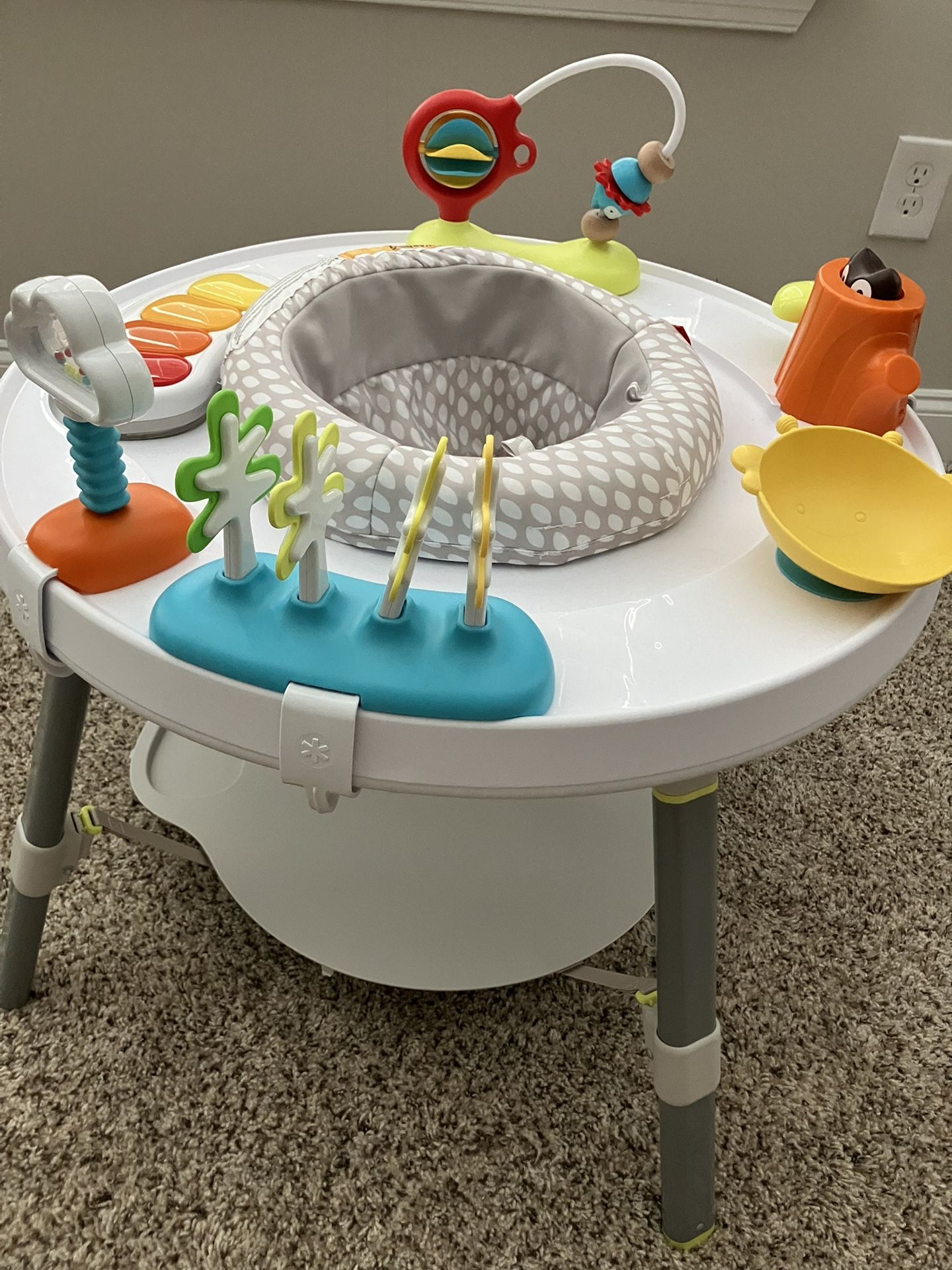 Skip Hop Activity Center With Chairs