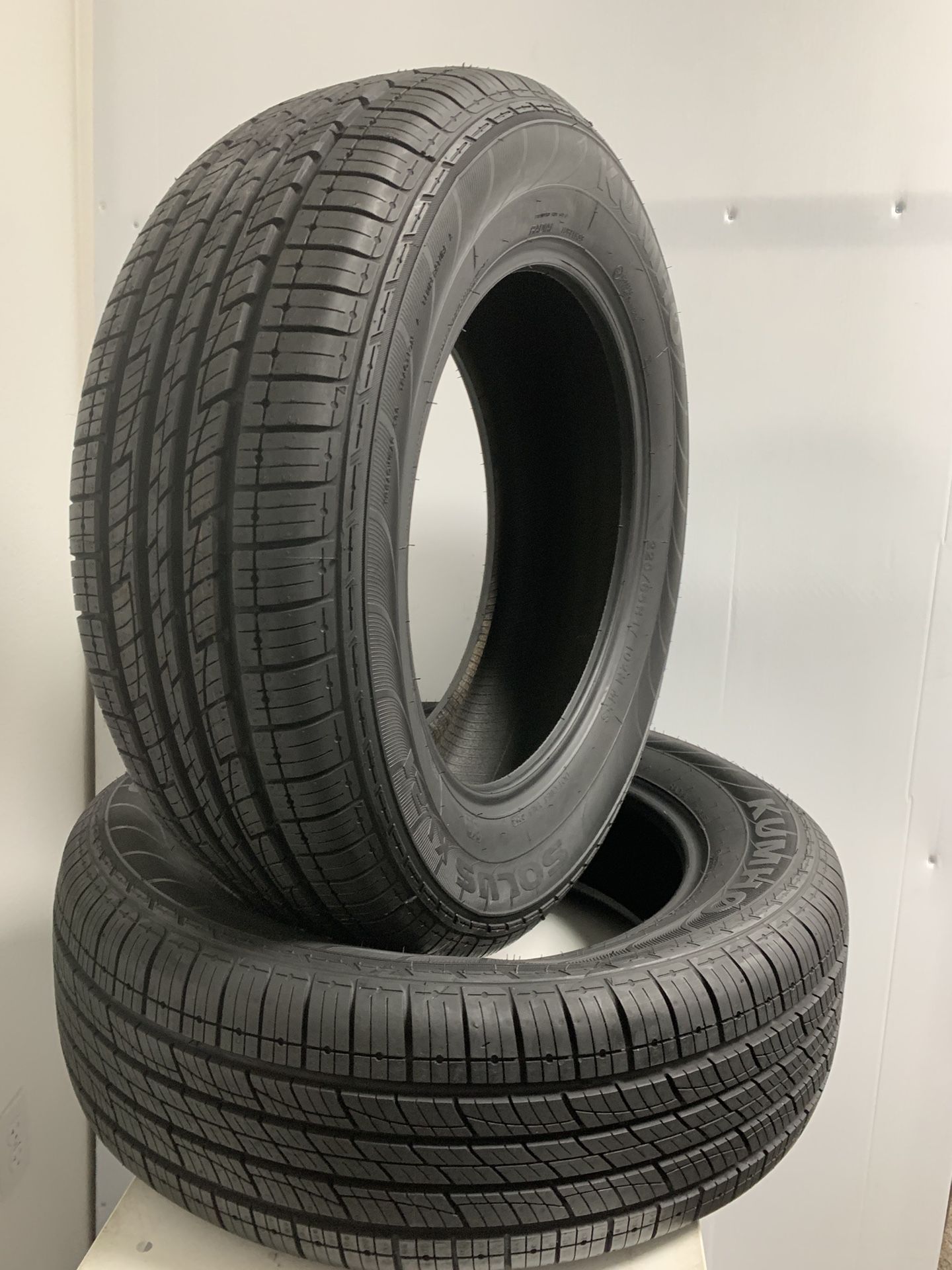 Kumho Tires 225/65r17 for Sale in Las Vegas, NV OfferUp