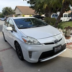 Pruis Hybrid 2012 New Engine No Accident No Issues 