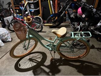 24” Women’s Huffy Cruiser