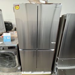SAMSUNG COUNTER DEPTH REFRIGERATOR