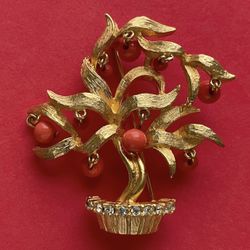 VINTAGE CHRISTMAS TREE OF LIFE PIN BROOCH JEANNE CORAL DANGLES RS GOLD MCM 1960s