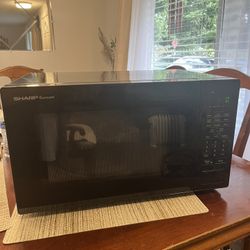 Sharp Carousel 1,1cu Ft