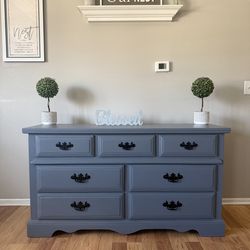 ✨🩶🔔Gorgeous solid dresser🗞️✨