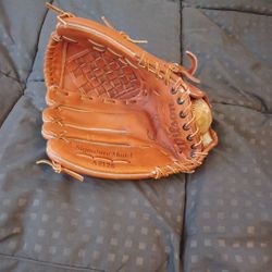 Sig A2126 George Brett Baseball Glove