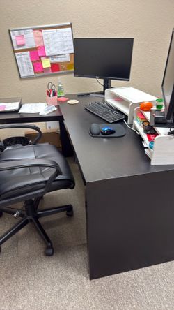 Black desk with return