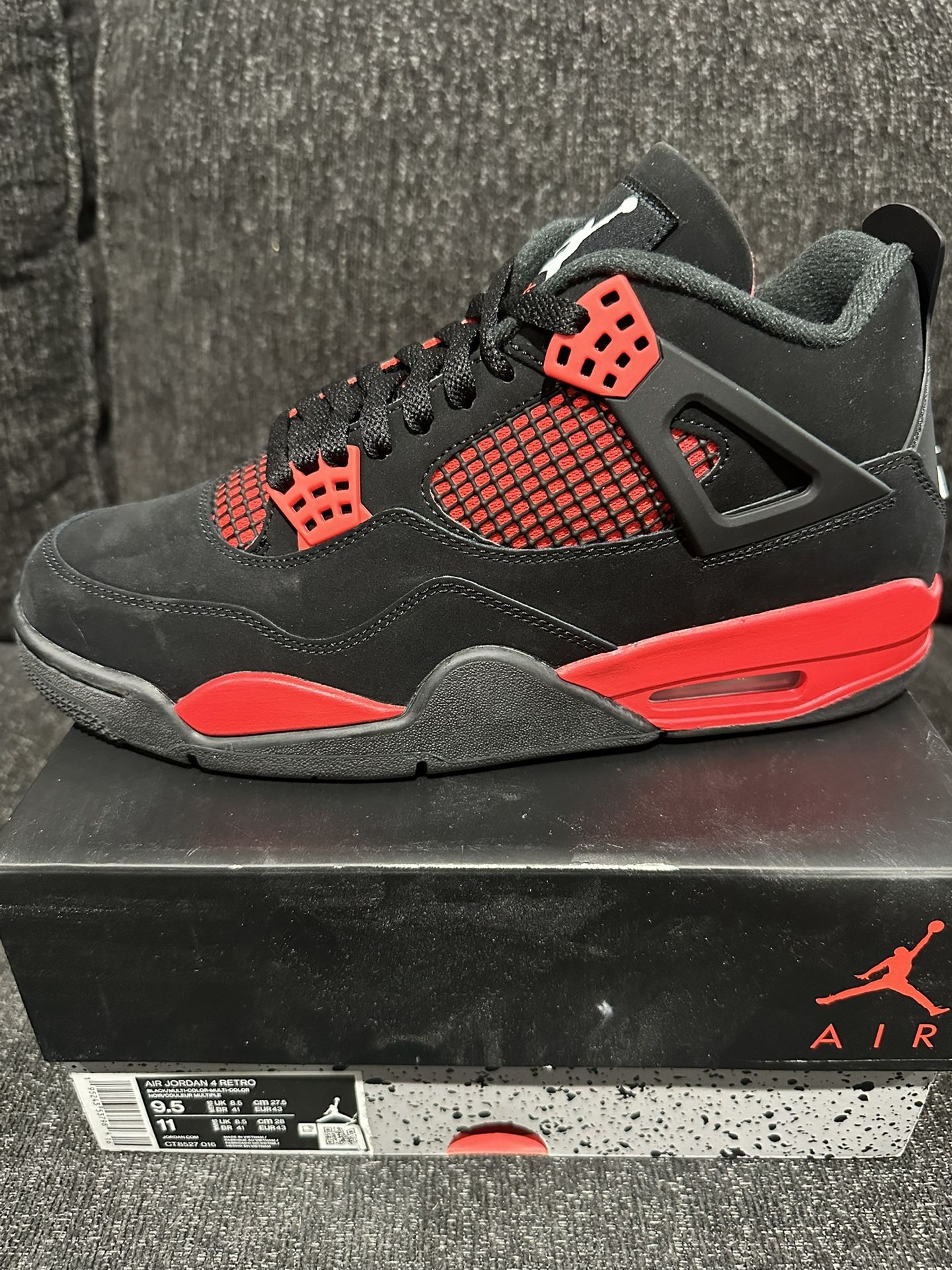 Jordan 4 Retro Red Thunder Size 9.5M
