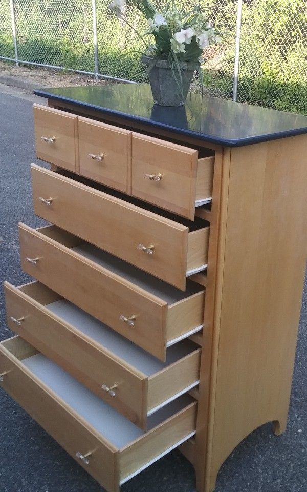QUALITY WOODEN TALL CHEST WITH BIG DRAWER GREAT CONDITION