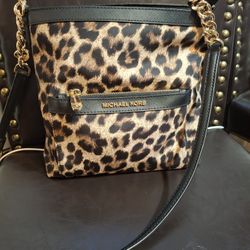 Michael Kors CROSSBODY Like New