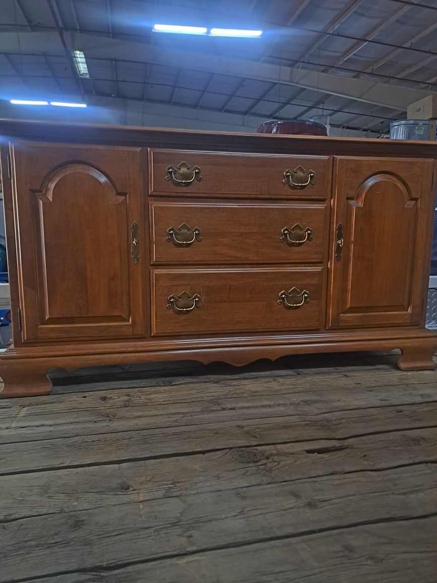 Dresser
