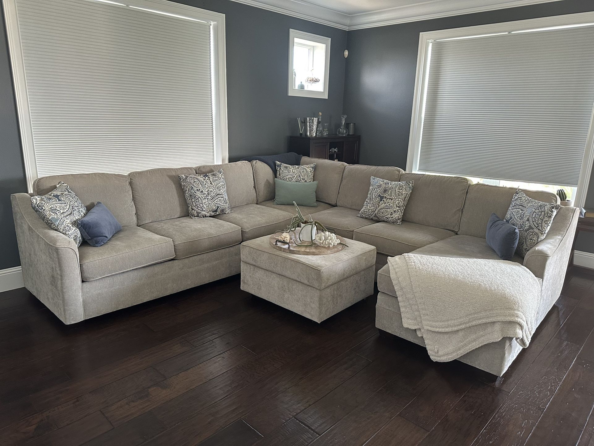 Craftmaster Couch - 4 Piece Sectional + Ottoman